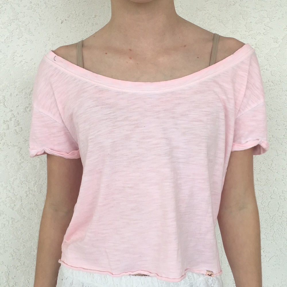 Pink hollister t-shirt